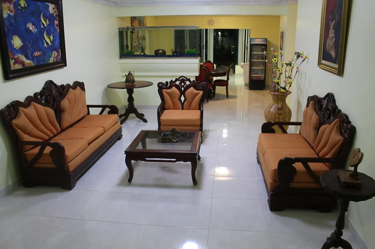 Hotel Rio Dulce ラ・ロマーナ 2*,