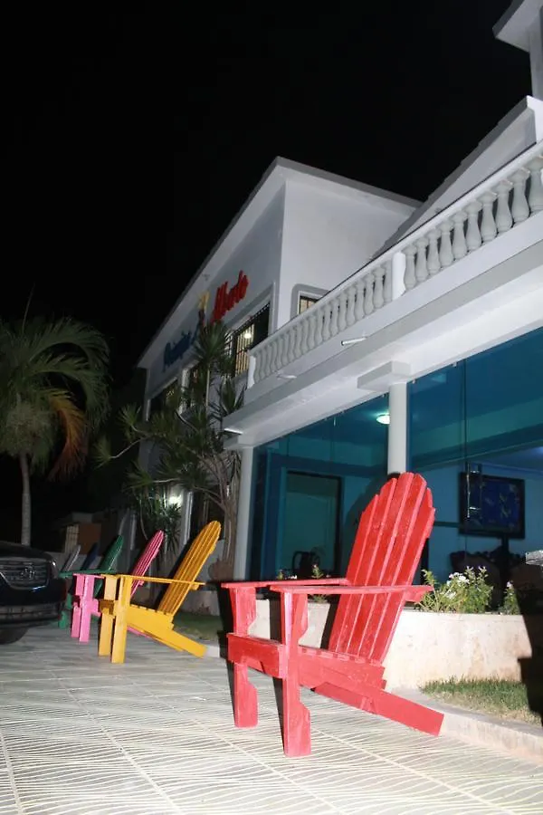 Hotel Rio Dulce ラ・ロマーナ 2*,